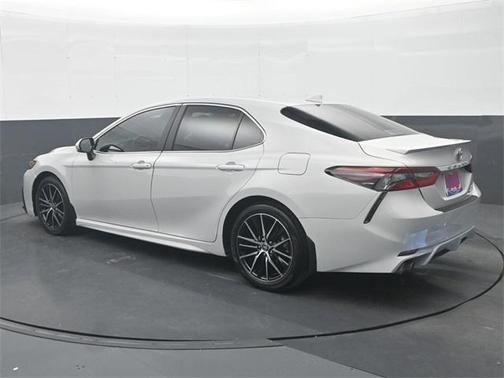 2024 Toyota Camry Hybrid SE