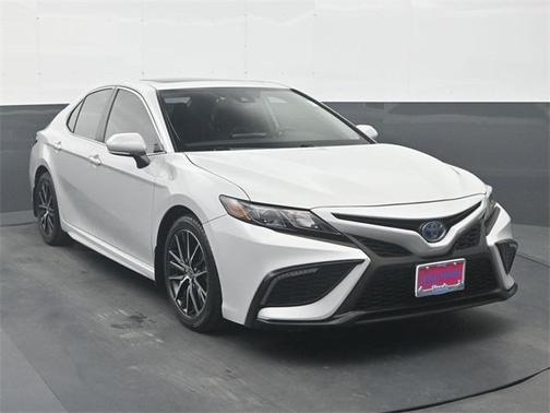 2024 Toyota Camry Hybrid SE