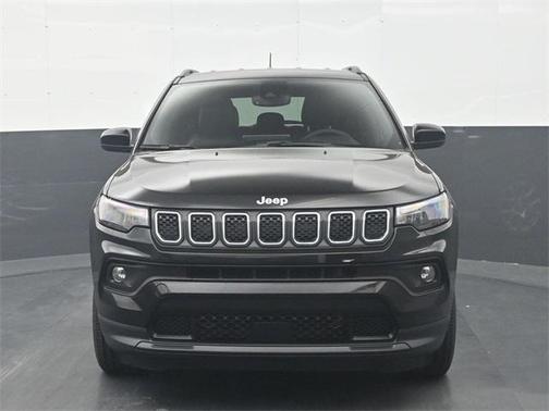 2023 Jeep Compass Latitude Lux