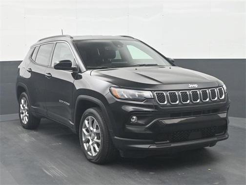 2023 Jeep Compass Latitude Lux