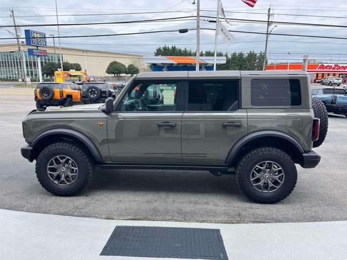 Marsh Gray 2025 Ford Bronco Badlands