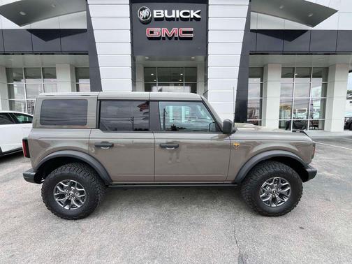 Marsh Gray 2025 Ford Bronco Badlands