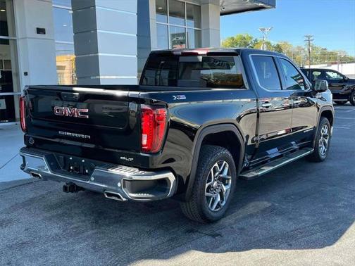2025 GMC Sierra 1500 SLT