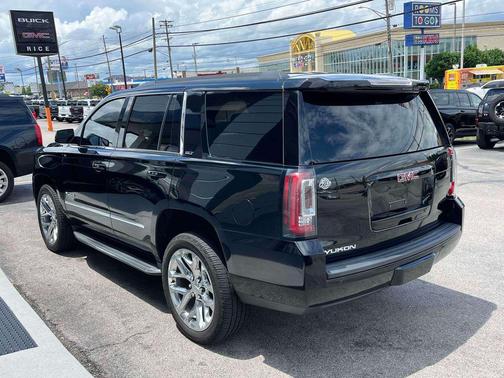 Onyx Black 2018 GMC Yukon SLT