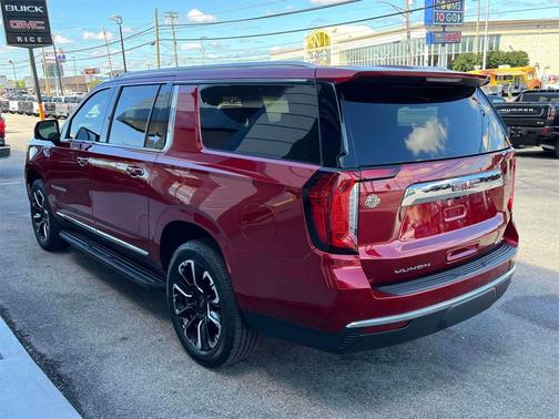 2022 GMC Yukon XL SLT