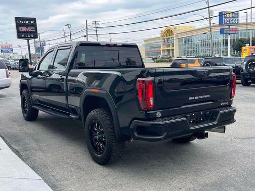 Onyx Black 2022 GMC Sierra 2500 AT4