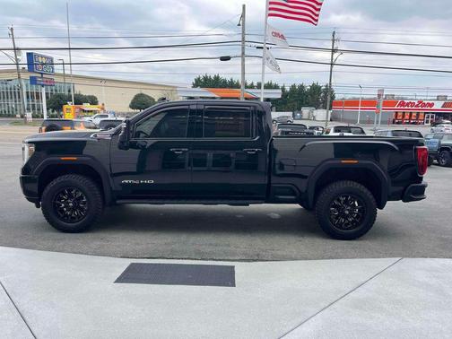 Onyx Black 2022 GMC Sierra 2500 AT4