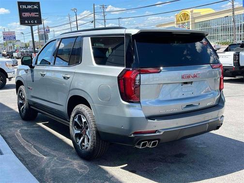 2025 GMC Yukon 4WD AT4