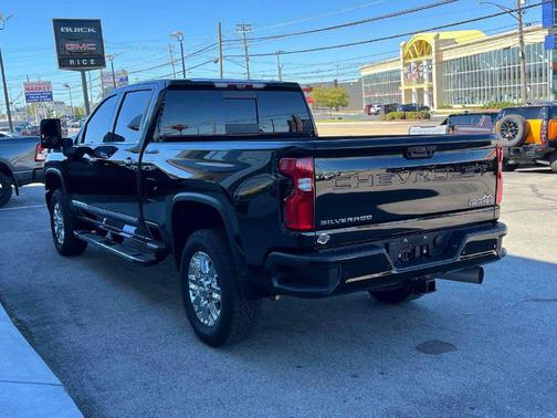 Black 2024 Chevrolet Silverado 2500 High Country