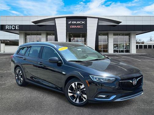 Ebony Twilight Metallic 2018 Buick Regal TourX Preferred