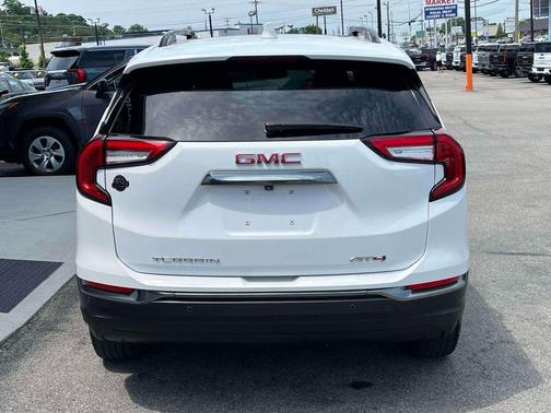 Summit White 2024 GMC Terrain AWD AT4
