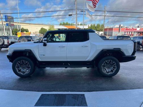 Interstellar White 2025 GMC HUMMER EV Pickup 3X
