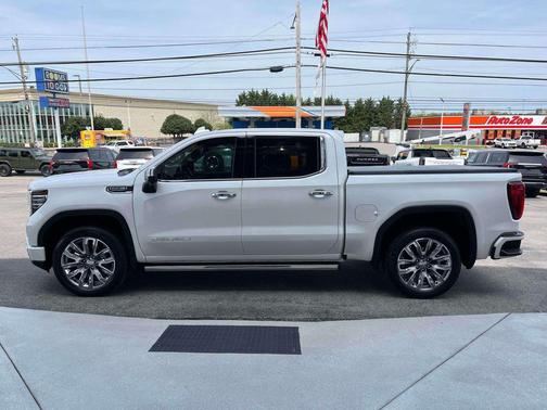 White Frost Tricoat 2023 GMC Sierra 1500 Denali