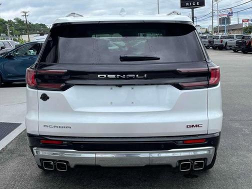 2025 GMC Acadia Denali