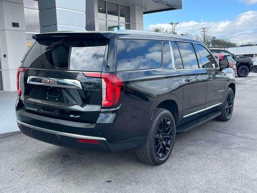 2022 GMC Yukon XL SLT