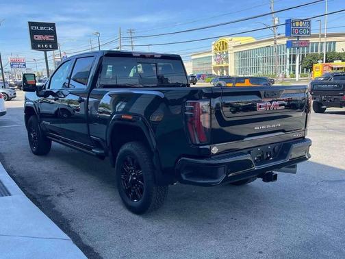Onyx Black 2026 GMC Sierra 2500 AT4