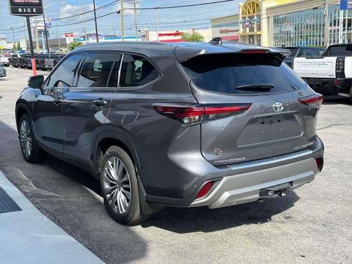 2024 Toyota Highlander Platinum