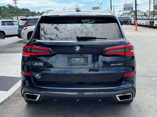 Carbon Black Metallic 2021 BMW X5 xDrive40i
