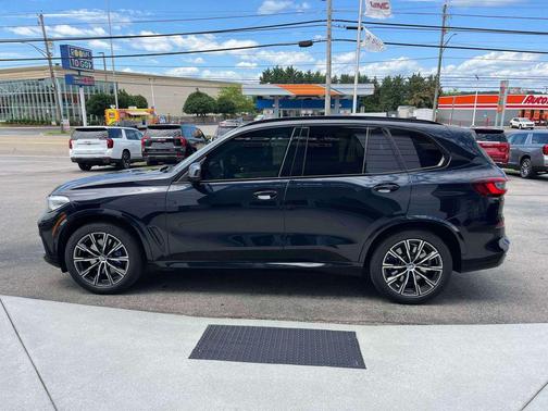 Carbon Black Metallic 2021 BMW X5 xDrive40i