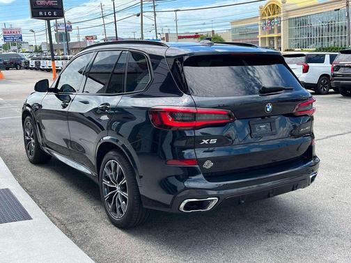 Carbon Black Metallic 2021 BMW X5 xDrive40i