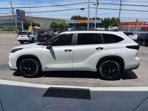 Wind Chill Pearl 2024 Toyota Highlander Hybrid XLE