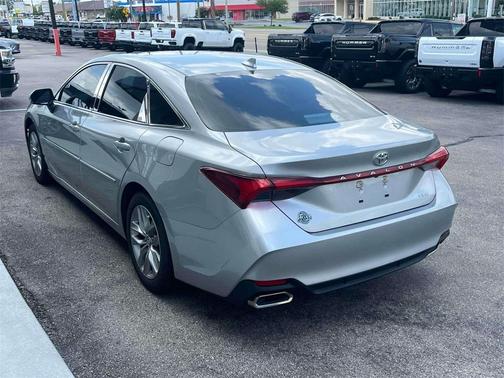 2022 Toyota Avalon XLE