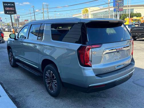 2024 GMC Yukon XL SLT