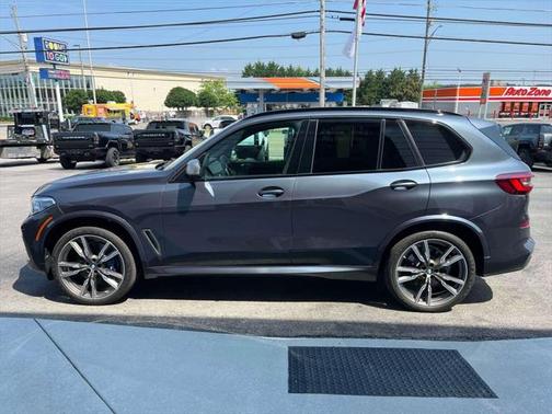 2022 BMW X5 M50i