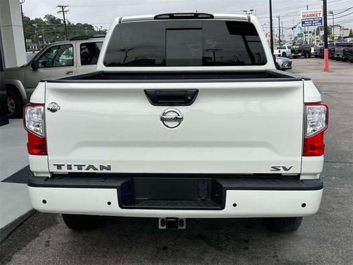2021 Nissan Titan SV