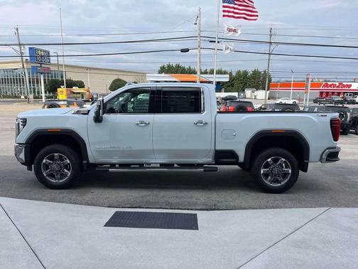 Glacier White Tricoat 2026 GMC Sierra 2500 SLT