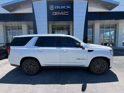White Frost Tricoat 2023 GMC Yukon Denali
