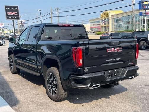 2025 GMC Sierra 1500 AT4