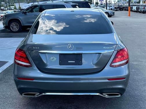 2017 Mercedes-Benz E-Class 4MATIC