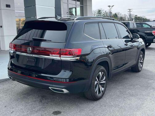 2024 Volkswagen Atlas 2.0T SE