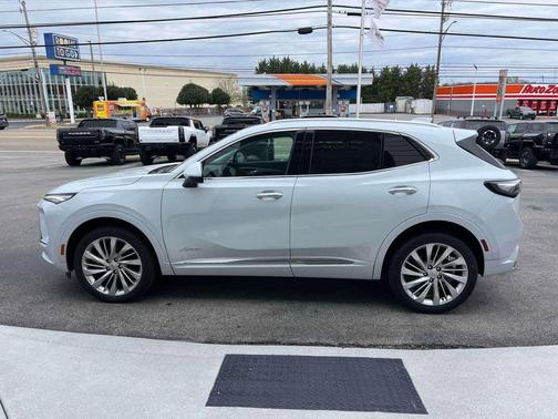 Iridescent White Tricoat 2026 Buick Envision Avenir AWD