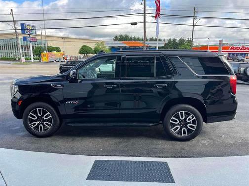 2022 GMC Yukon 4WD AT4
