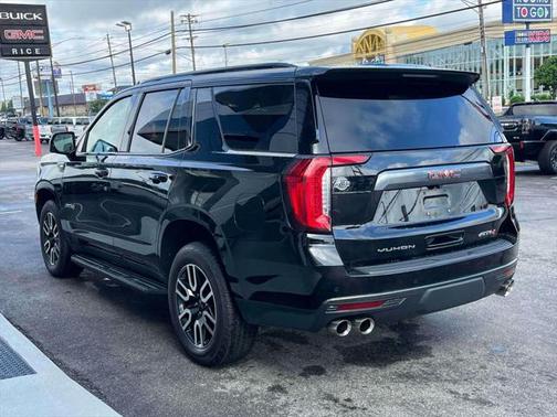 2022 GMC Yukon 4WD AT4