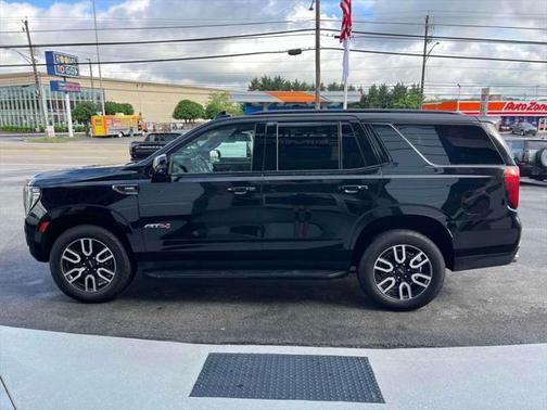 2022 GMC Yukon 4WD AT4