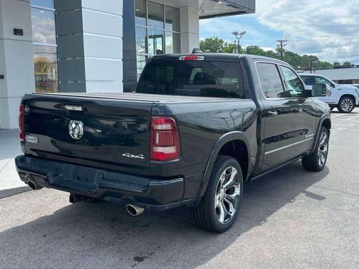 Diamond Black Crystal Pearlcoat 2020 RAM 1500 Longhorn