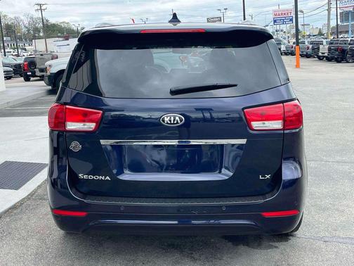2018 Kia Sedona LX