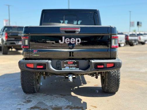 Black Clearcoat 2022 Jeep Gladiator Rubicon
