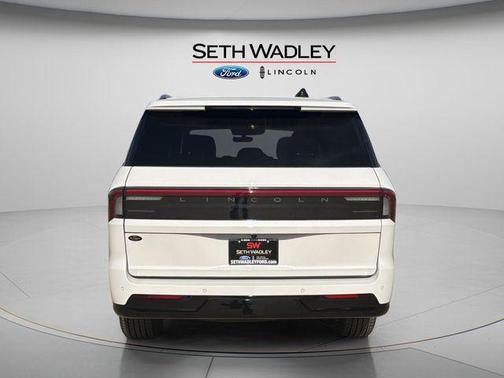 Pristine White Metallic Tri-Coat 2025 Lincoln Navigator Reserve