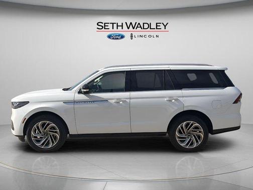 Pristine White Metallic Tri-Coat 2025 Lincoln Navigator Reserve