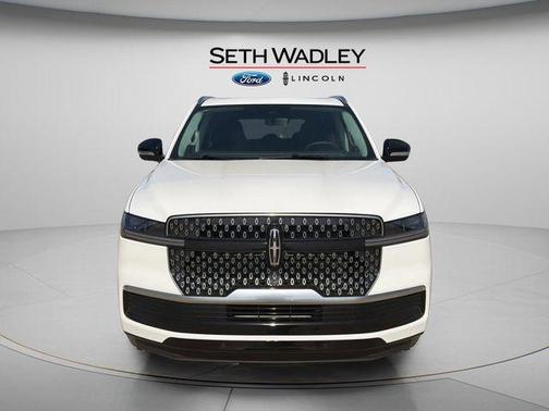 Pristine White Metallic Tri-Coat 2025 Lincoln Navigator Reserve