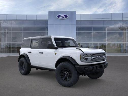 Oxford White 2026 Ford Bronco Badlands