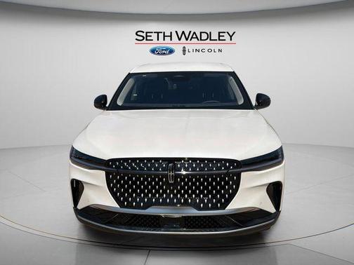 White Platinum Metallic Tri-Coat 2026 Lincoln Nautilus Premiere