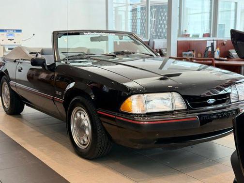 BLACK 1988 Ford Mustang LX
