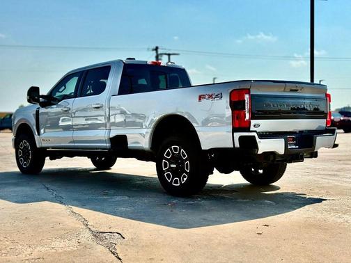 2025 Ford F-350 Platinum