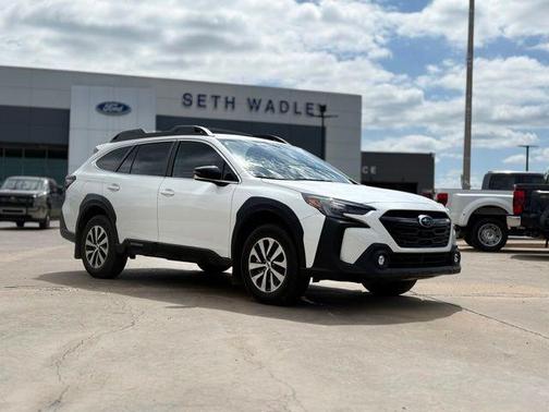 Crystal White Pearl 2025 Subaru Outback Premium