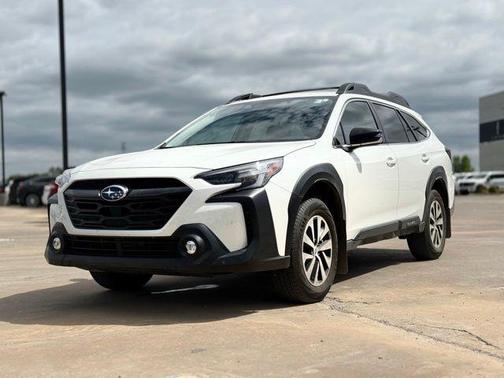 Crystal White Pearl 2025 Subaru Outback Premium